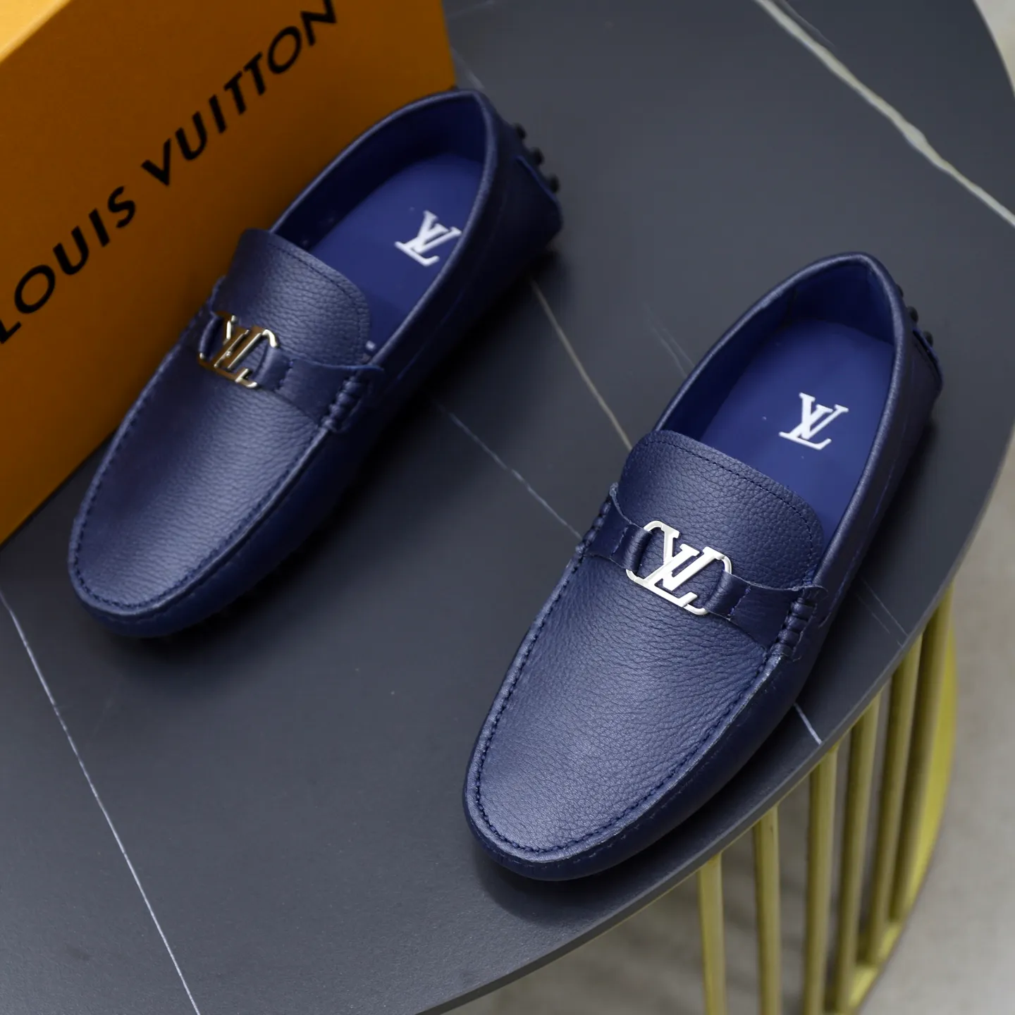 Ex-factory price: 480💰【LV】Louis Vuitton ⚠️High-end men’s driving and pedal series ⚠️38-44 (customized for 45) ⚠️All original cowhide leather! Thick and soft! Made entirely of calfskin lining! The latest non-slip beanie sole! Three-dimensional package technology! Fashionable and classic! Handicrafts! Original high quality! Feel free to compare!